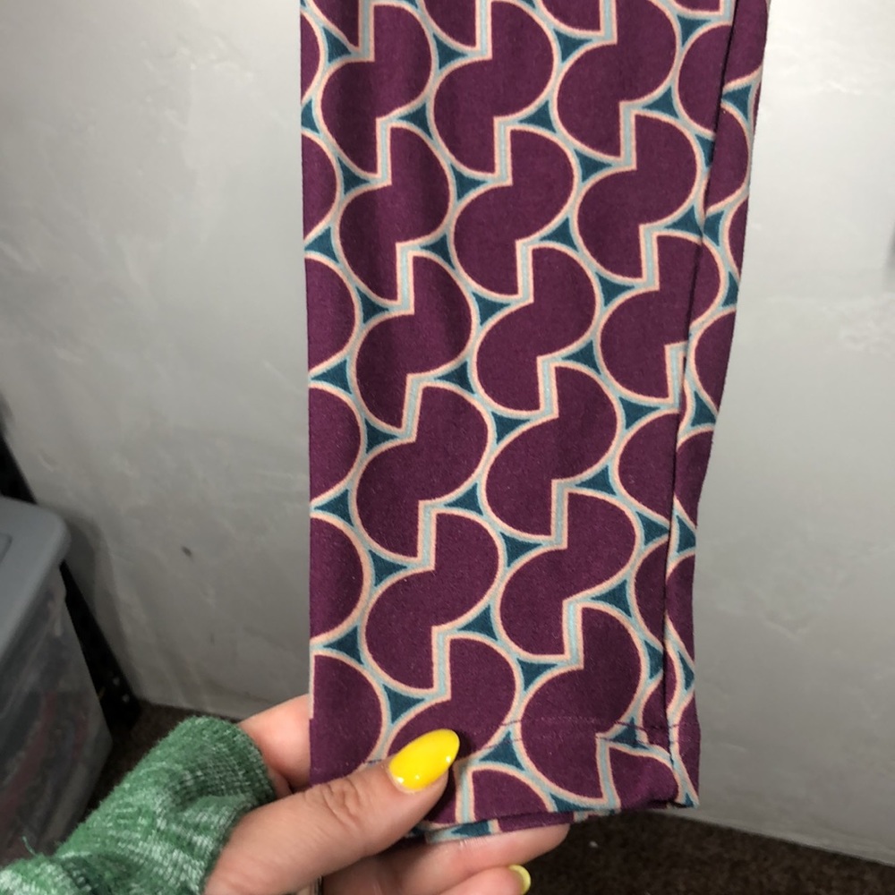 LuLaRoe purple geometric leggings size one size - Picture 4 of 9